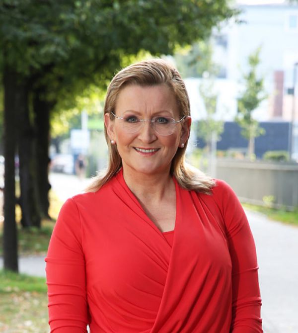 Karin Engelhard